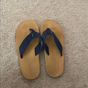 American eagle mens flip flops